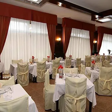 فندق Vittoria 4*