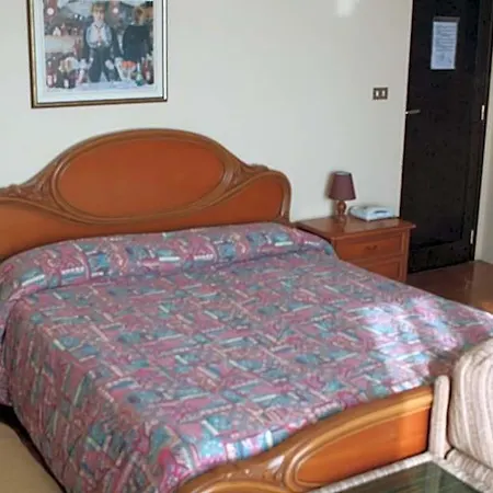 Vittoria 4* بومبيي